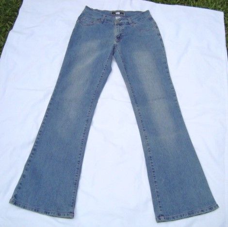 Rave R4R Low Rise Stretch Flare Jeans Size 9 Pre Owned  
