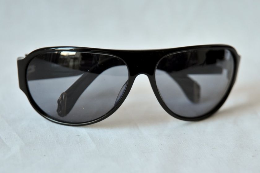   HEARTS Mens Small Fleur De Lis FIZZY Black Leather Case   Sunglasses
